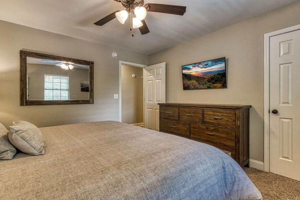 Tranquility Hollow, Indoor Pool, Game Room, 1089 Free Tickets Each Paid Day, Dollywood And More! Sevierville Luaran gambar